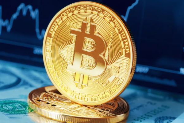 Tendencia bajista y doble techo de Bitcoin